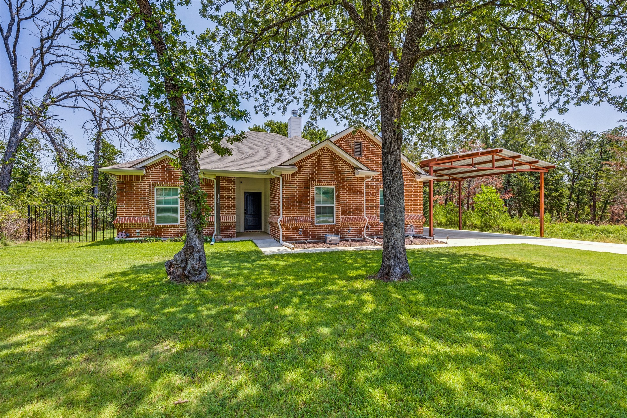 304 Cedarwood Street Azle TX 76020