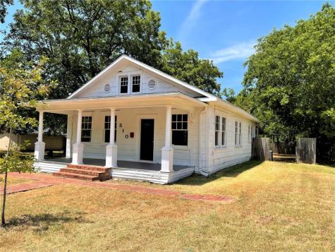 510 S 10th Avenue Teague TX 75860