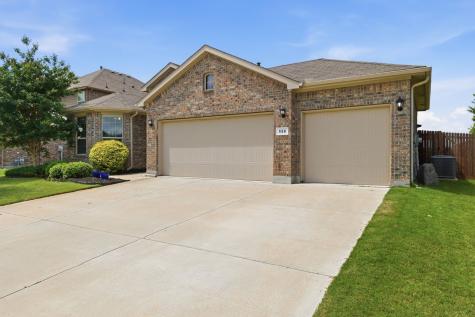 528 Pendennis Drive Saginaw TX 76131