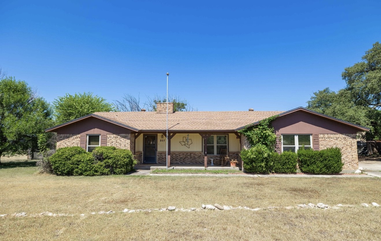 207 Lori Lane Brownwood TX 76801