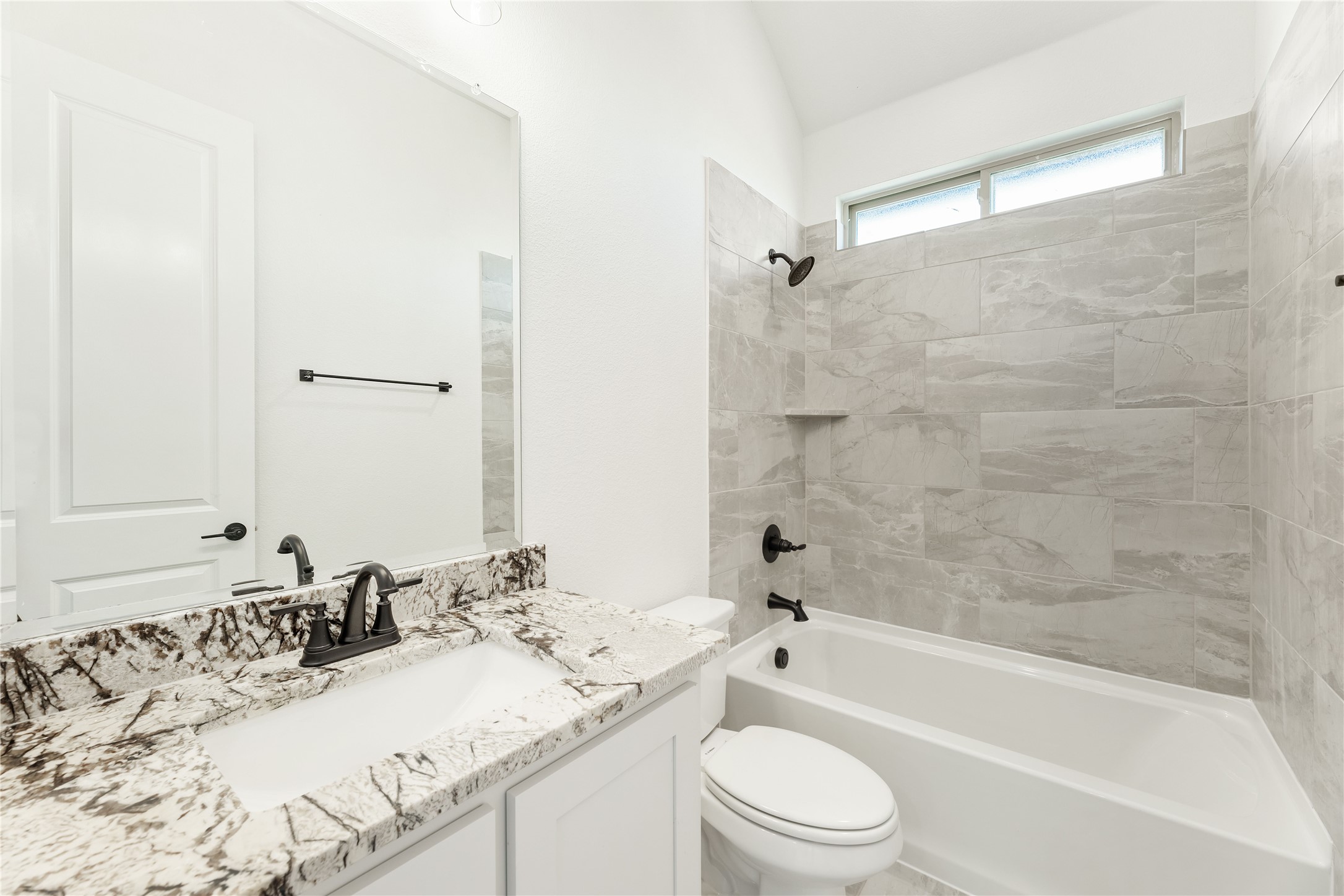 546 Hearthstone Boulevard Red Oak TX 75154