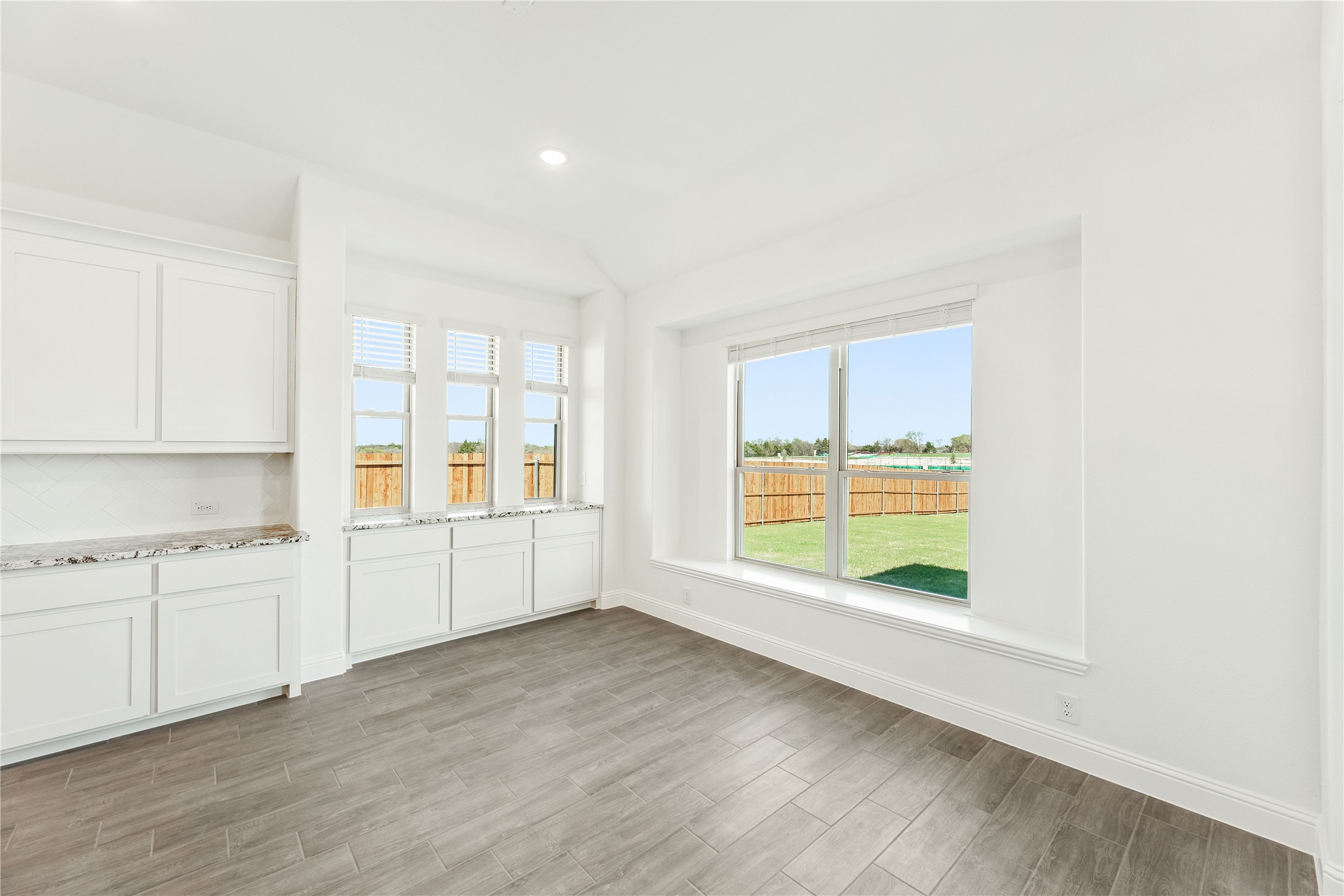 546 Hearthstone Boulevard Red Oak TX 75154