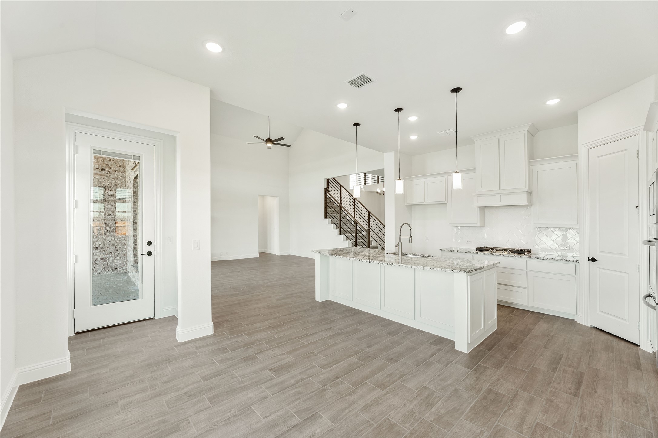 546 Hearthstone Boulevard Red Oak TX 75154