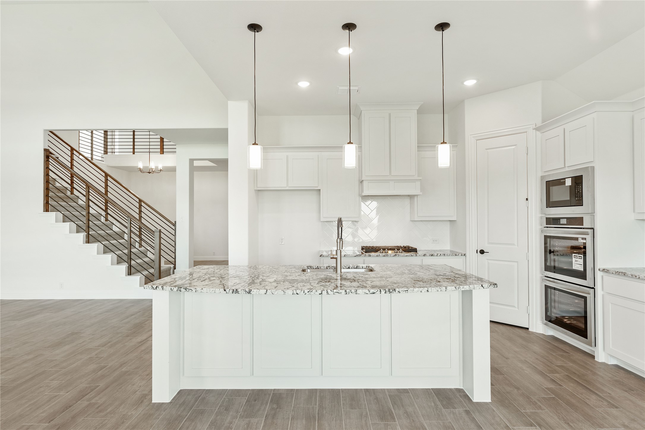 546 Hearthstone Boulevard Red Oak TX 75154