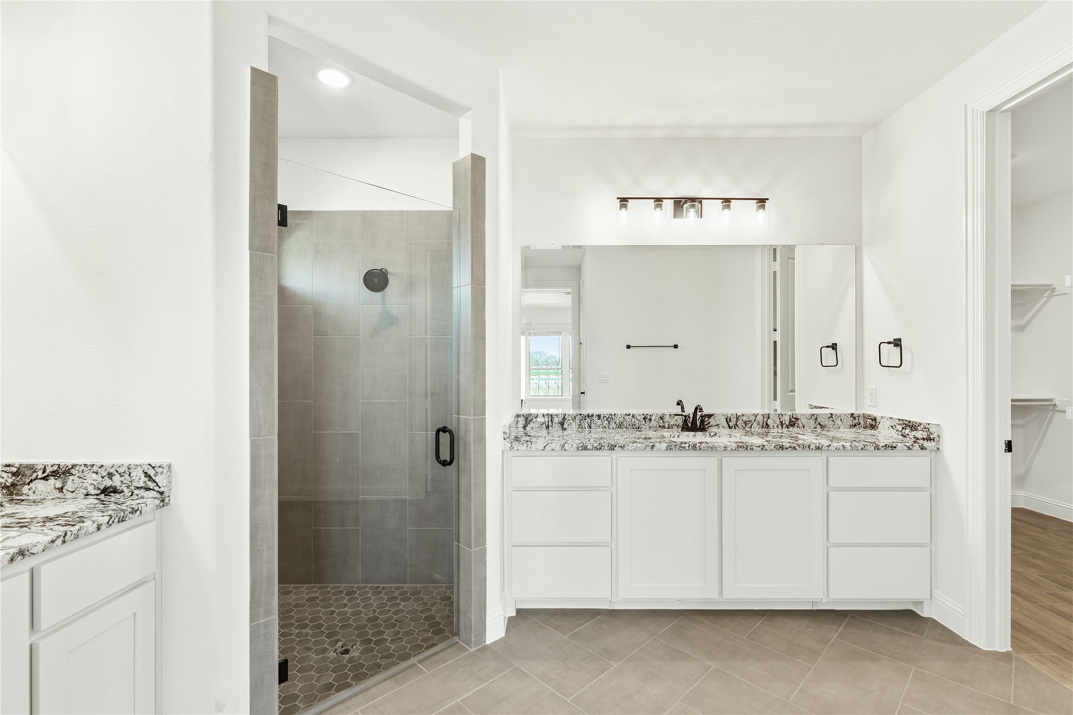546 Hearthstone Boulevard Red Oak TX 75154