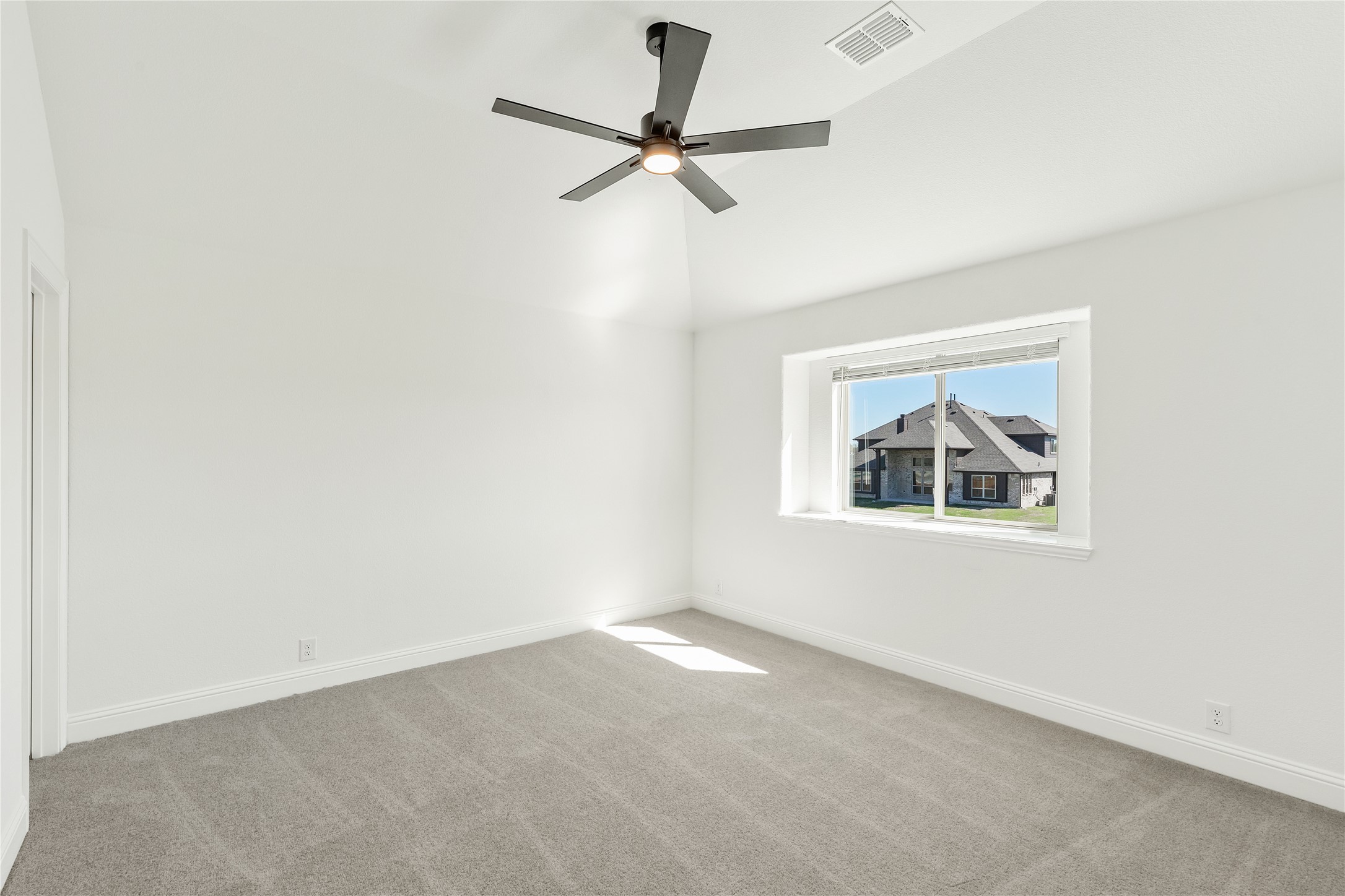546 Hearthstone Boulevard Red Oak TX 75154