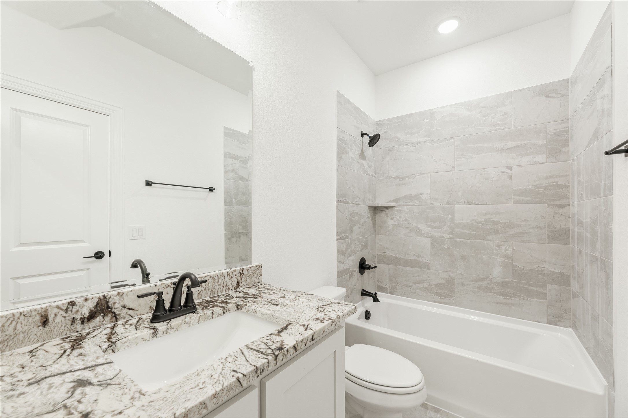 546 Hearthstone Boulevard Red Oak TX 75154