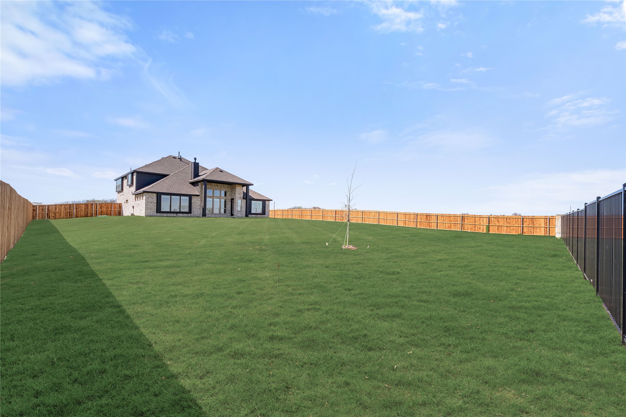 546 Hearthstone Boulevard Red Oak TX 75154