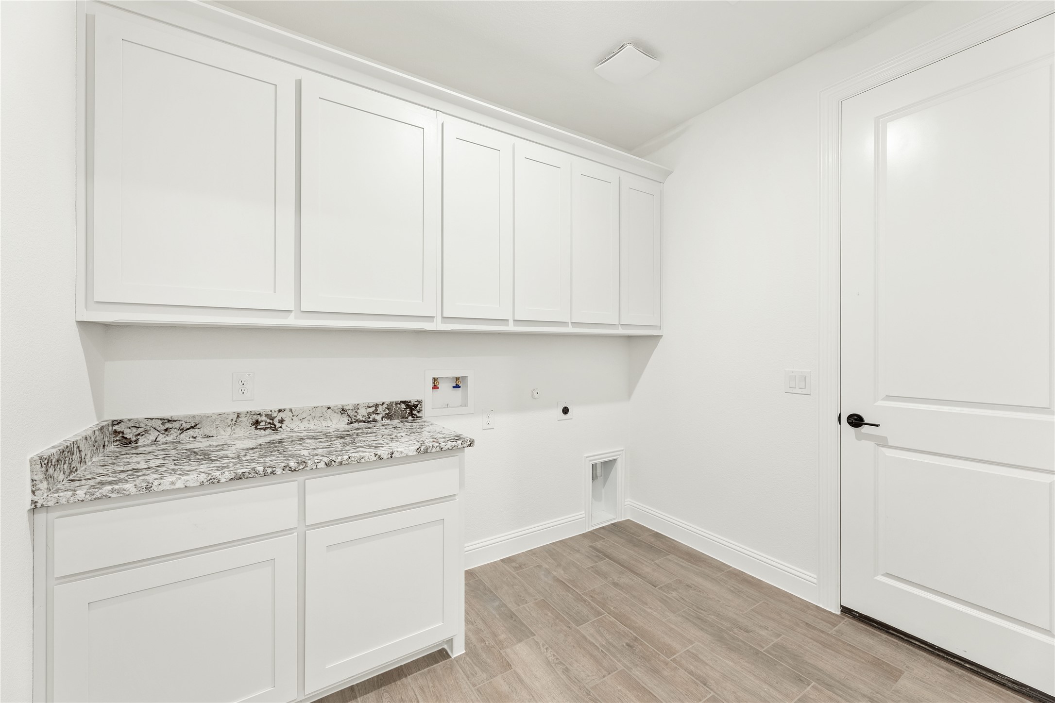 546 Hearthstone Boulevard Red Oak TX 75154