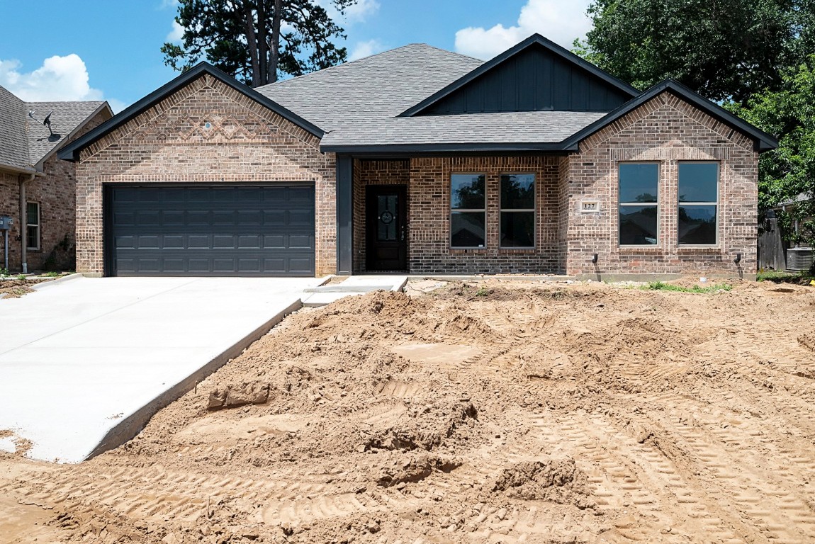 127 Settlers Court Palestine TX 75801