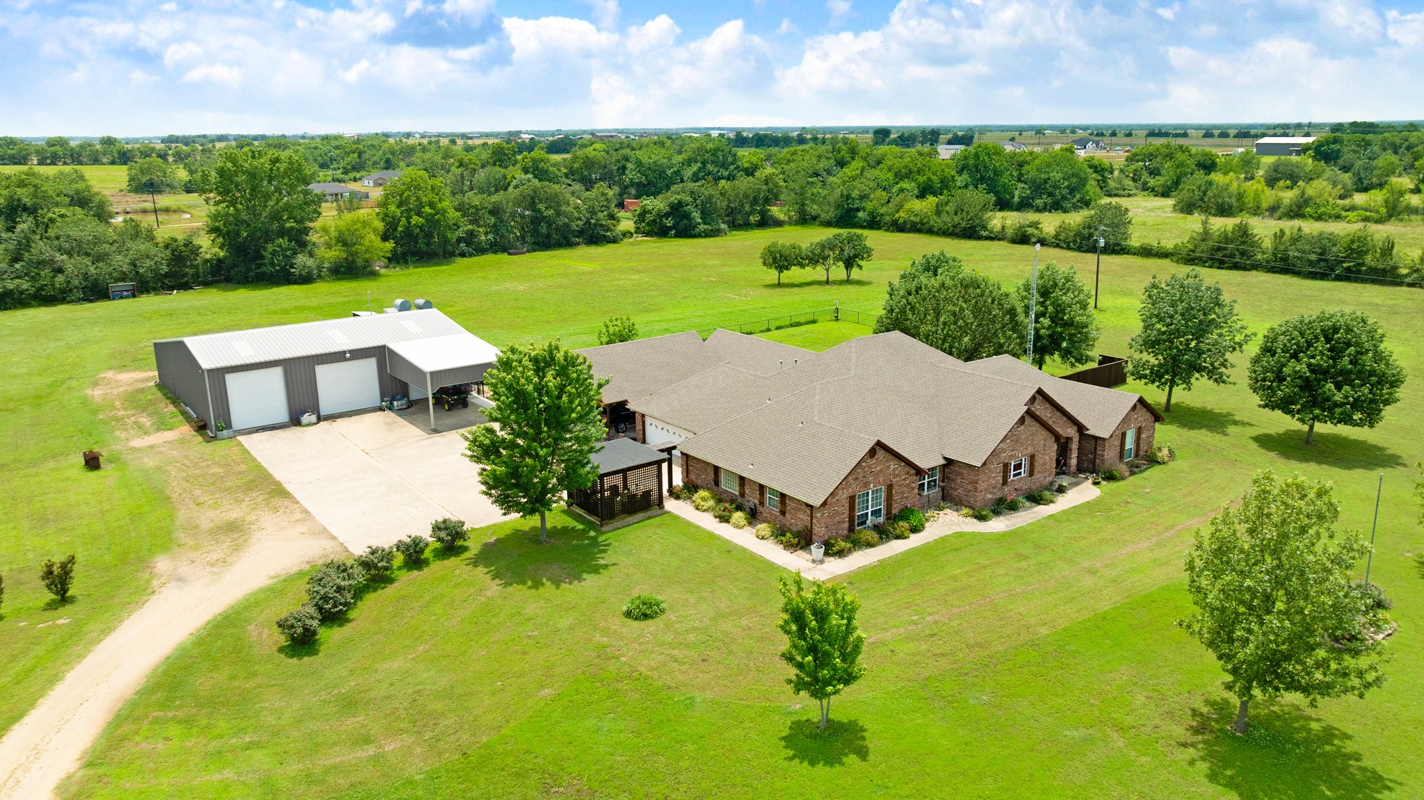 4141 Farm Road 2820 Sumner TX 75486