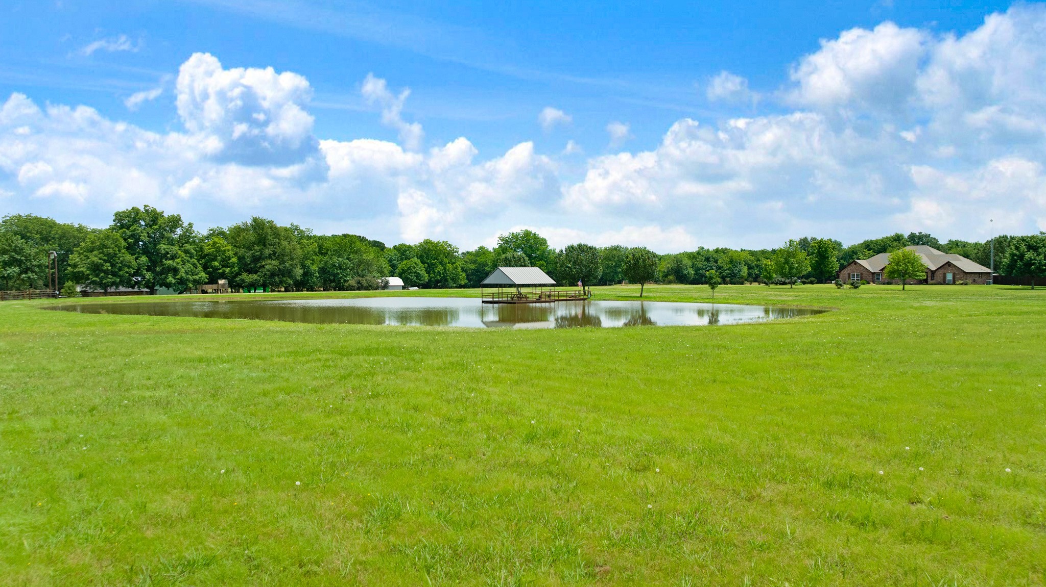 4141 Farm Road 2820 Sumner TX 75486