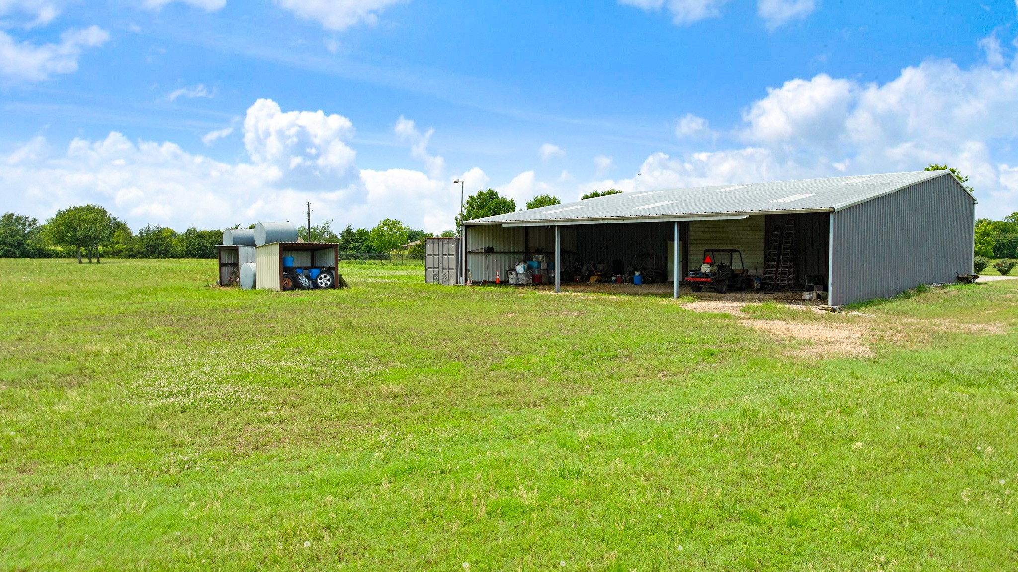 4141 Farm Road 2820 Sumner TX 75486