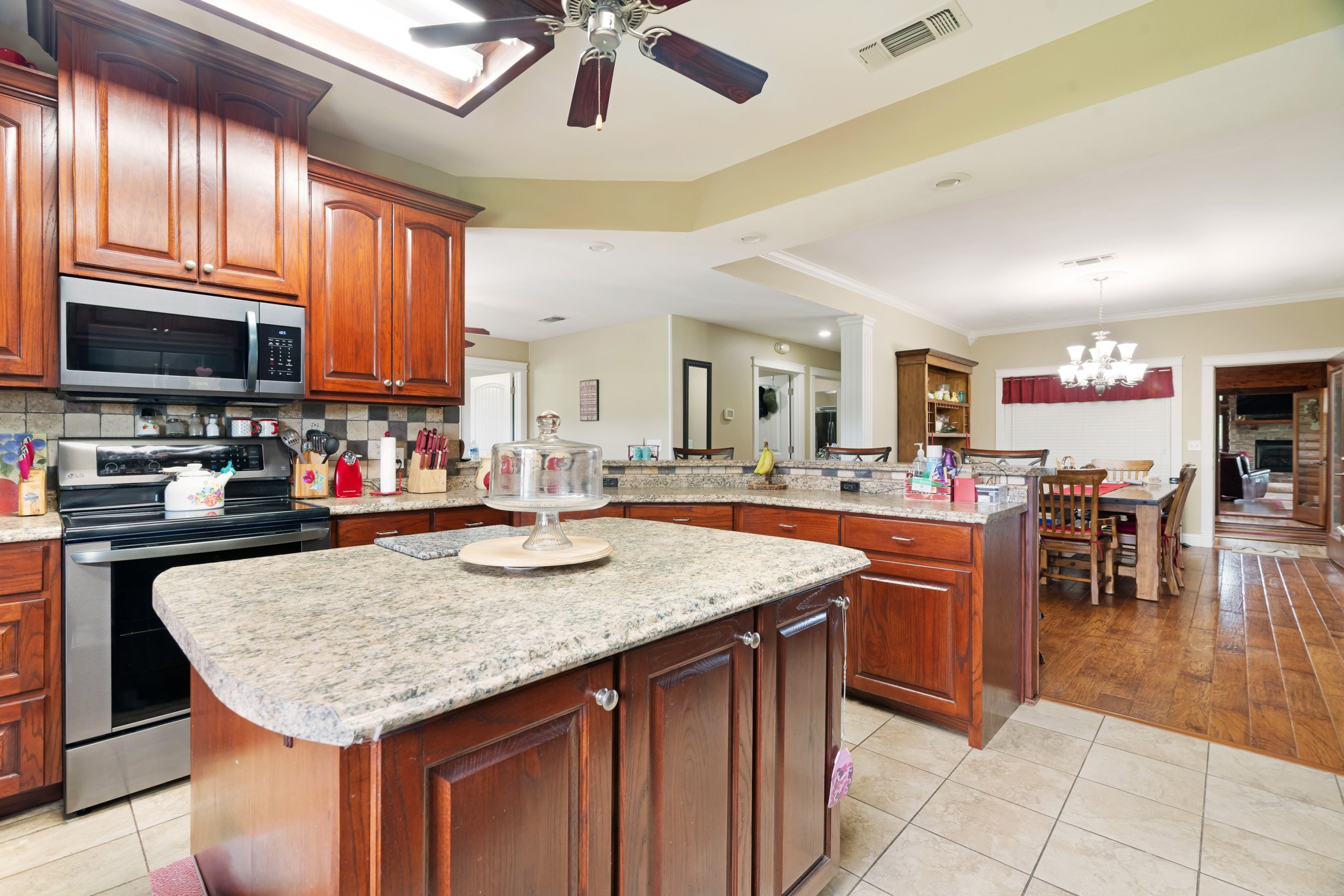 4141 Farm Road 2820 Sumner TX 75486