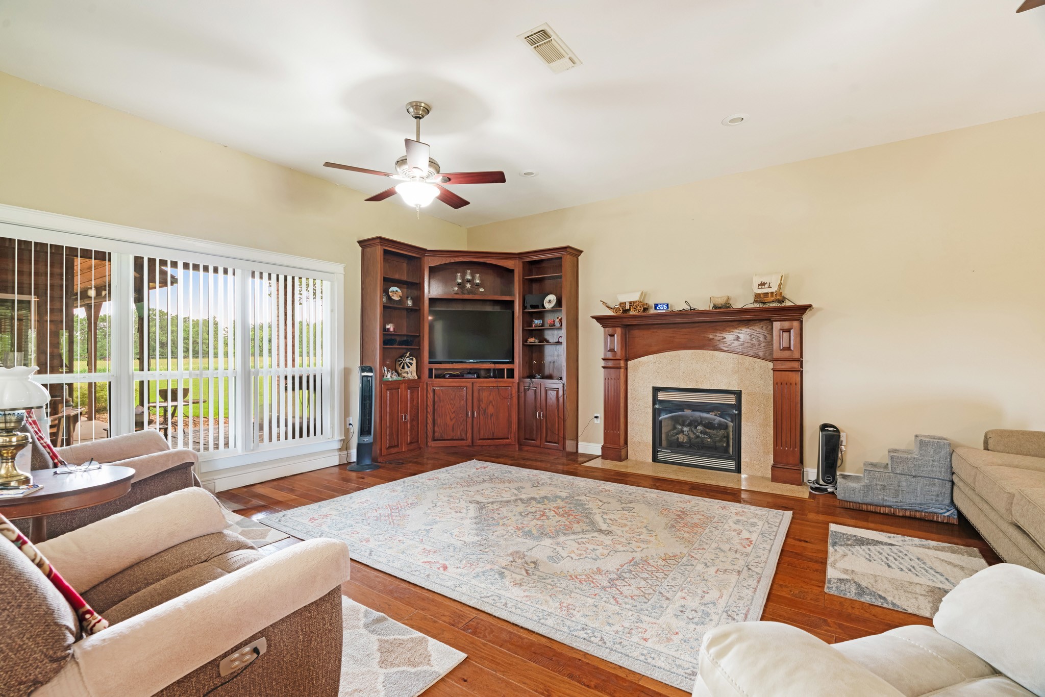 4141 Farm Road 2820 Sumner TX 75486