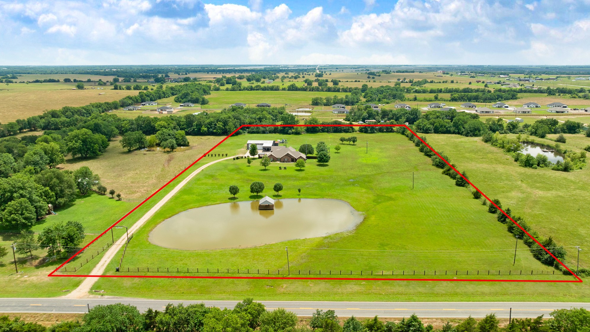 4141 Farm Road 2820 Sumner TX 75486