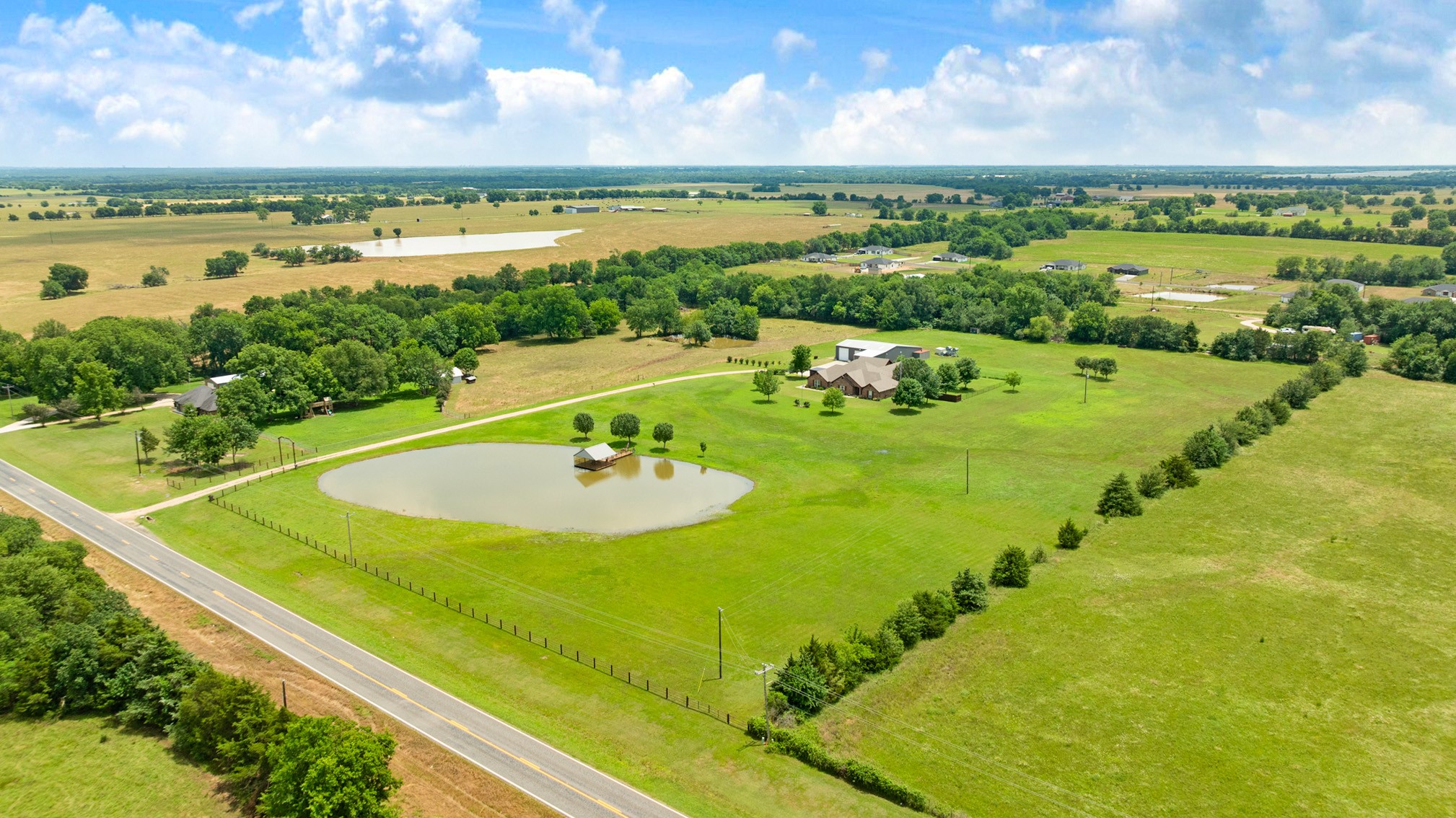 4141 Farm Road 2820 Sumner TX 75486
