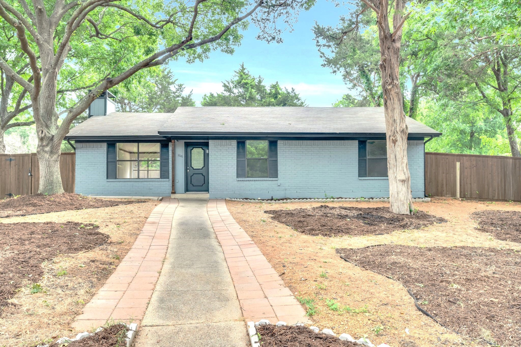 1606 Lime Leaf Court Duncanville TX 75137