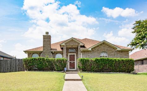 1915 Arapaho Trail Mesquite TX 75149