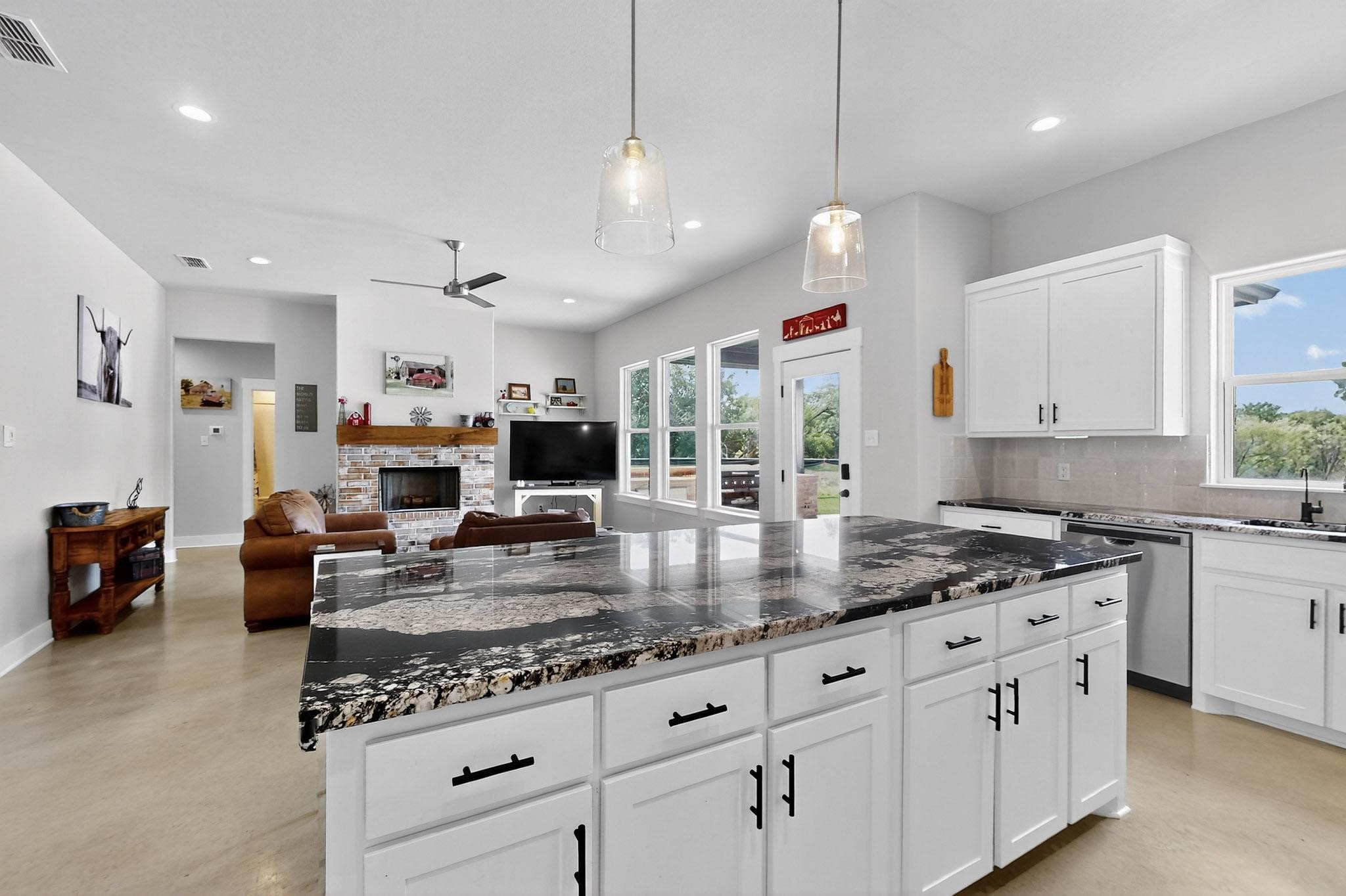 199 Graystone Drive Weatherford TX 76088