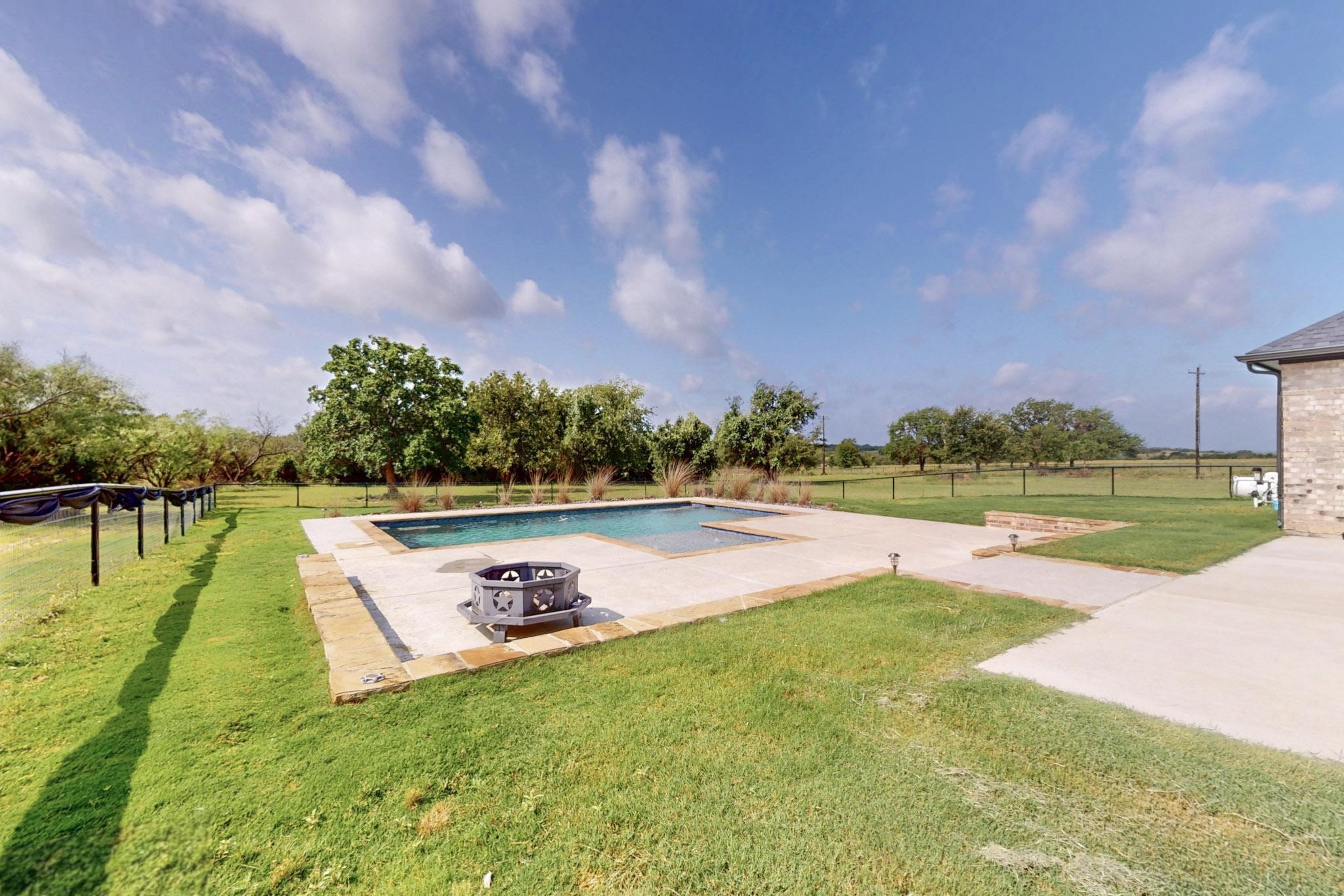 199 Graystone Drive Weatherford TX 76088