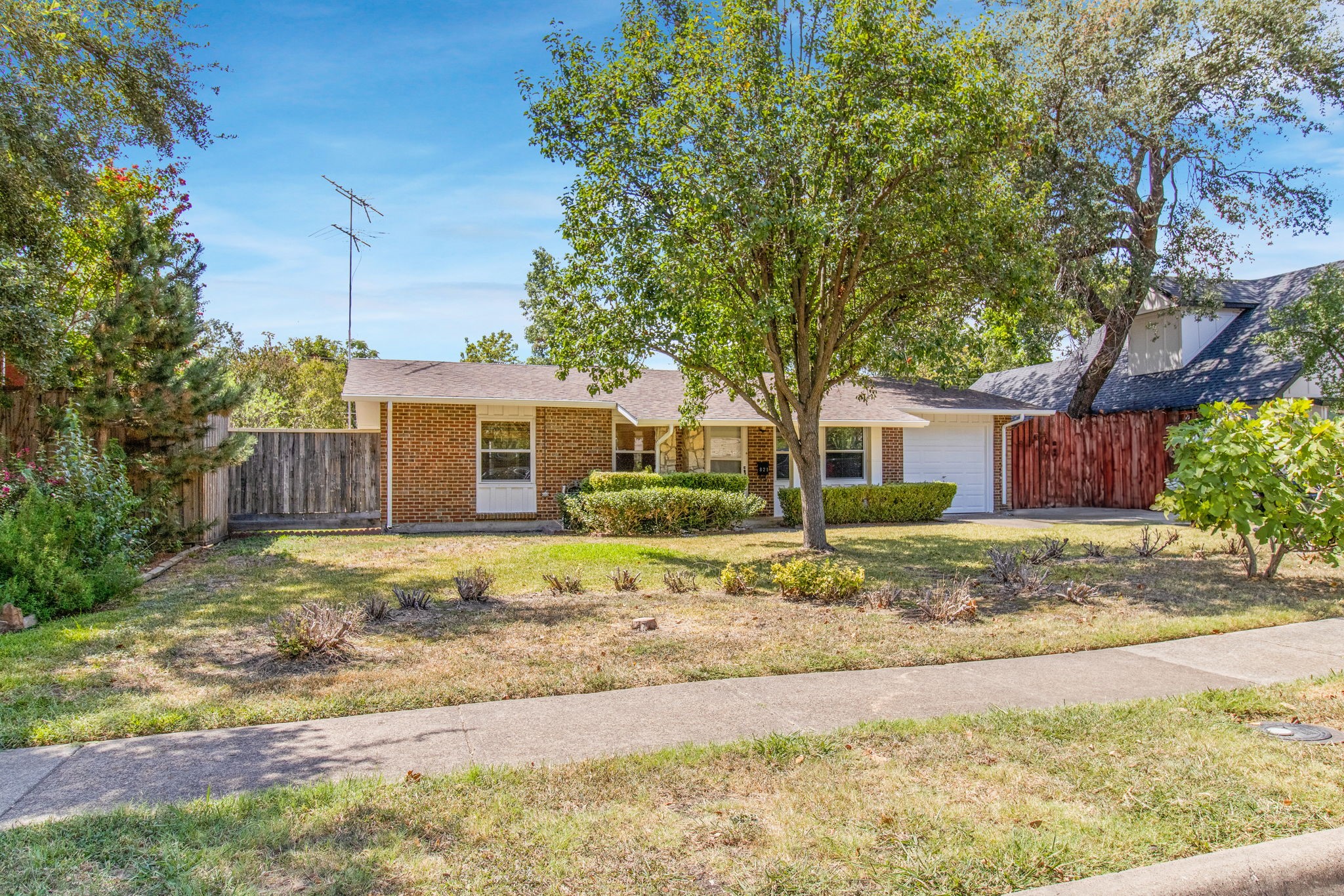 821 Brentwood Lane Richardson TX 75080