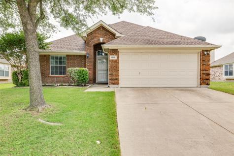 1315 Lake Forest Drive Grand Prairie TX 75052