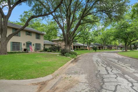 2911 Kircaldy Court Arlington TX 76015