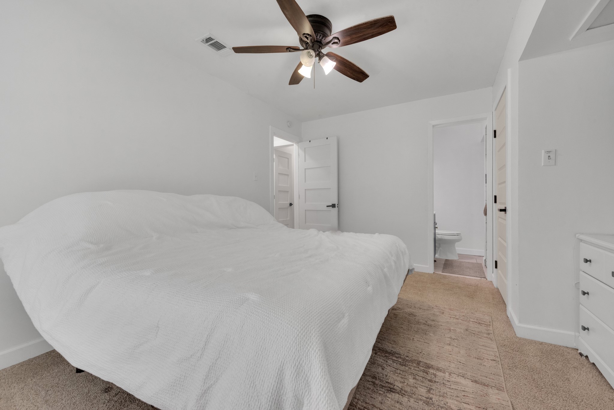 821 Lovers Lane Grapevine TX 76051