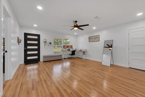 821 Lovers Lane Grapevine TX 76051