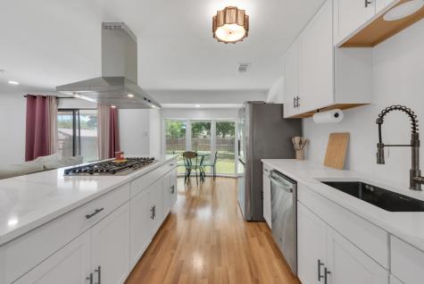 821 Lovers Lane Grapevine TX 76051