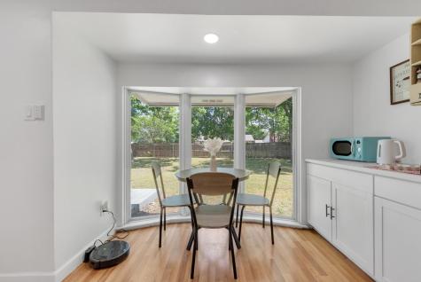 821 Lovers Lane Grapevine TX 76051