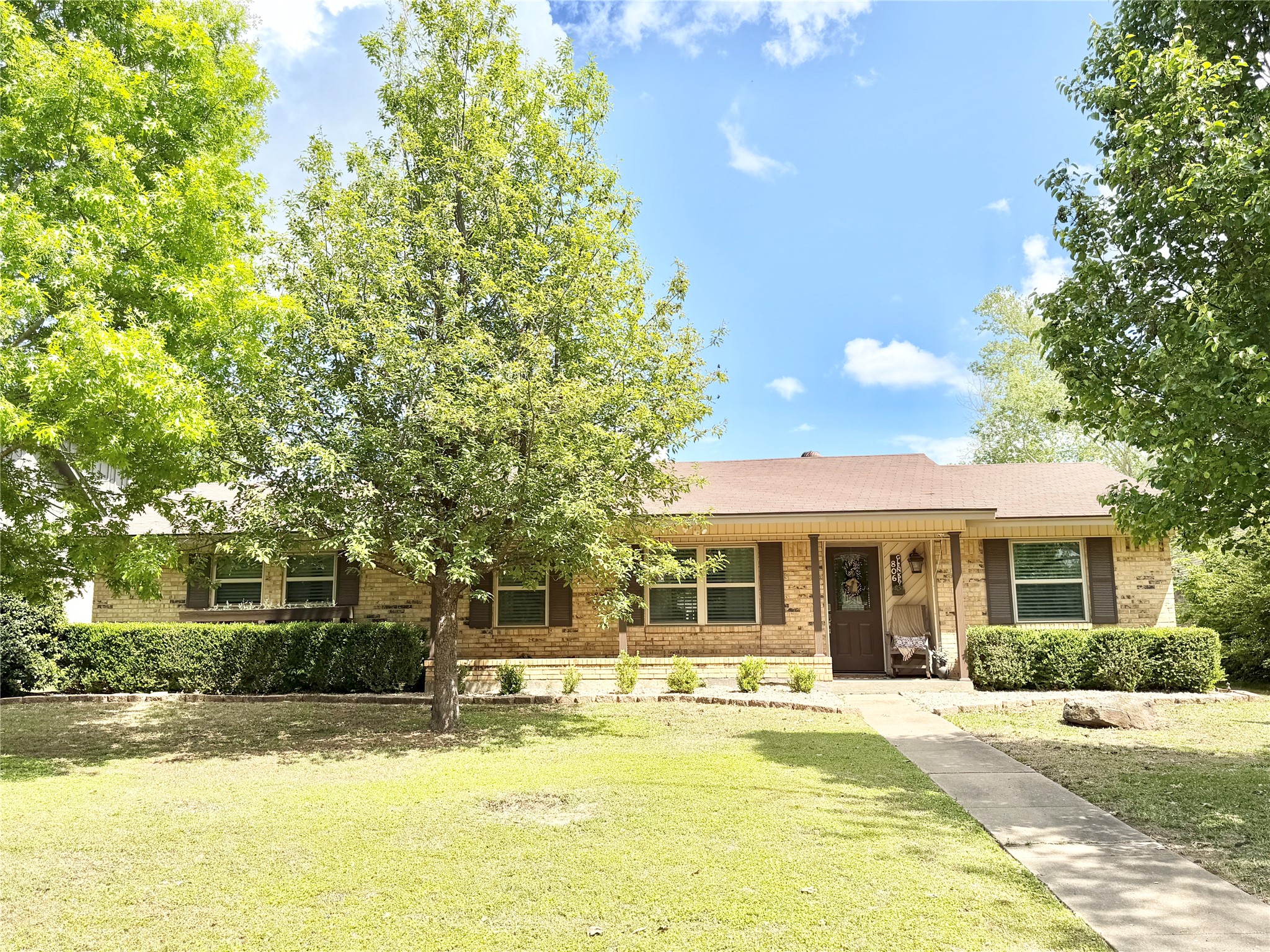 806 Glen Key Street Denison TX 75020