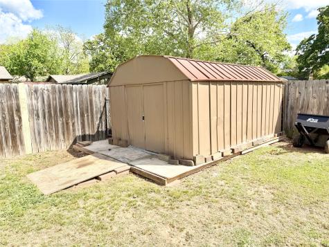 806 Glen Key Street Denison TX 75020