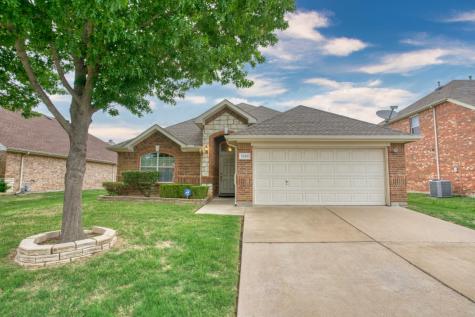 1320 Clearwater Drive Grand Prairie TX 75052