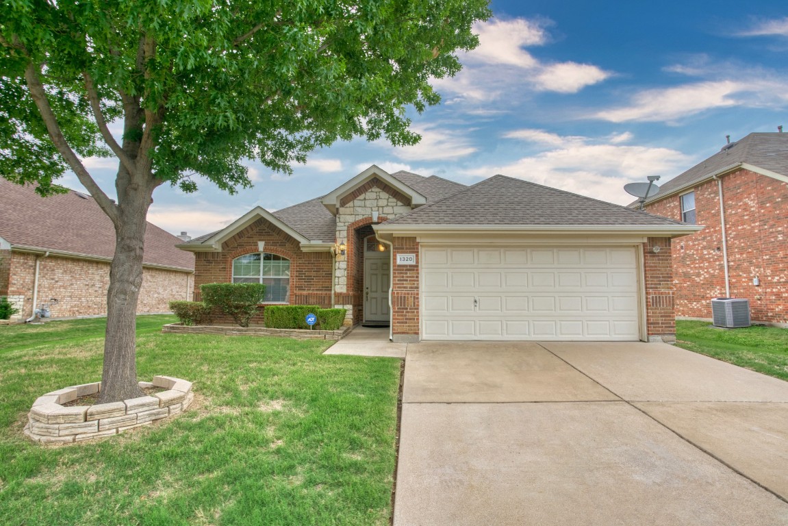 1320 Clearwater Drive Grand Prairie TX 75052