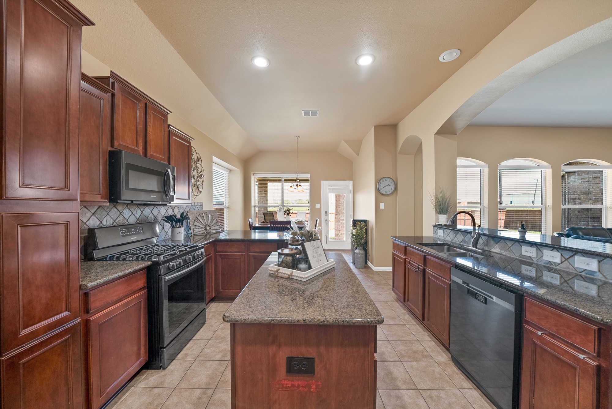 917 White Porch Avenue Forney TX 75126