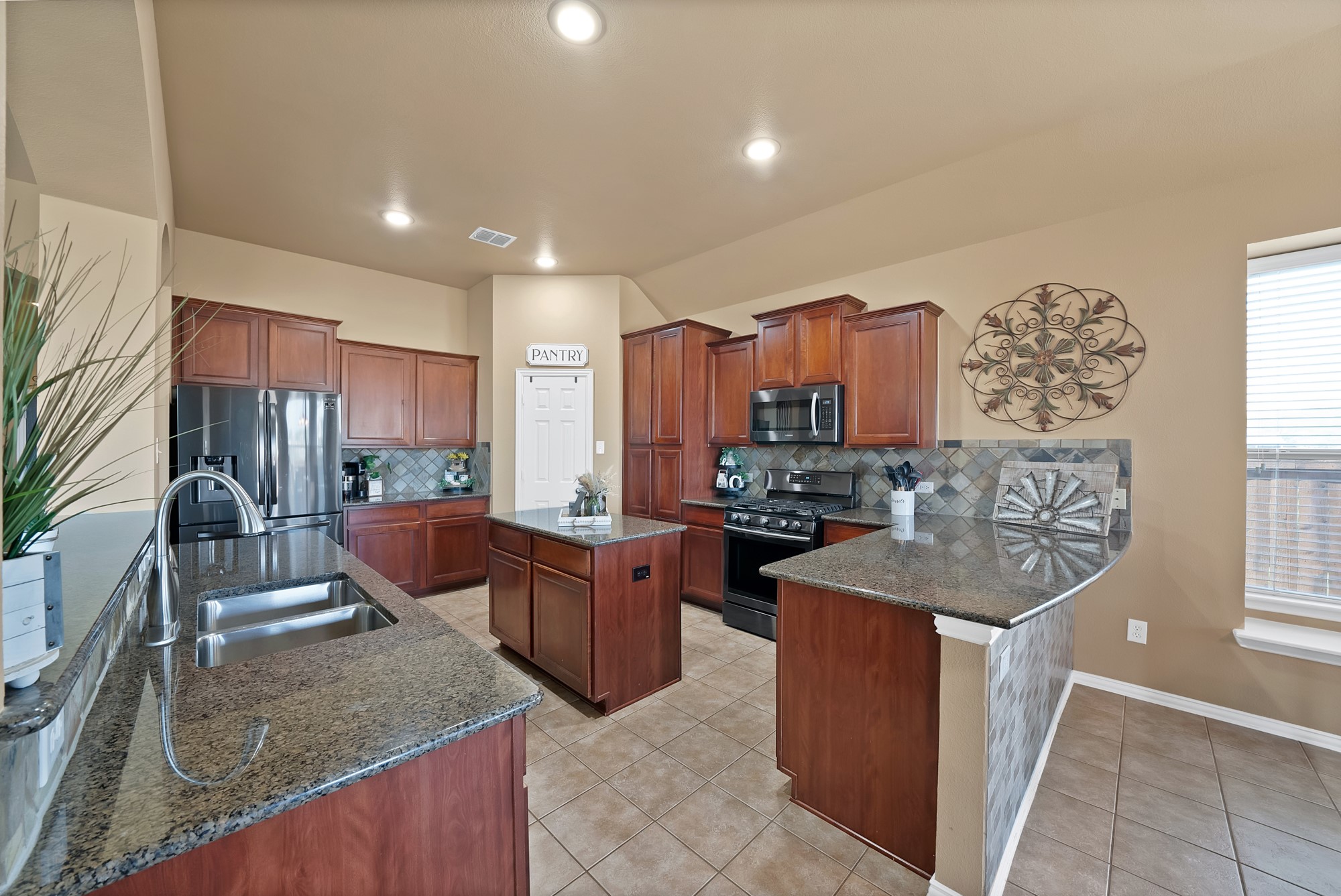 917 White Porch Avenue Forney TX 75126