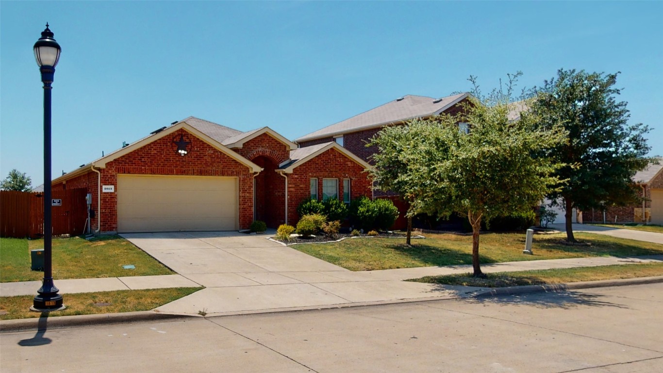 2013 Sterling Gate Drive Heartland TX 75126