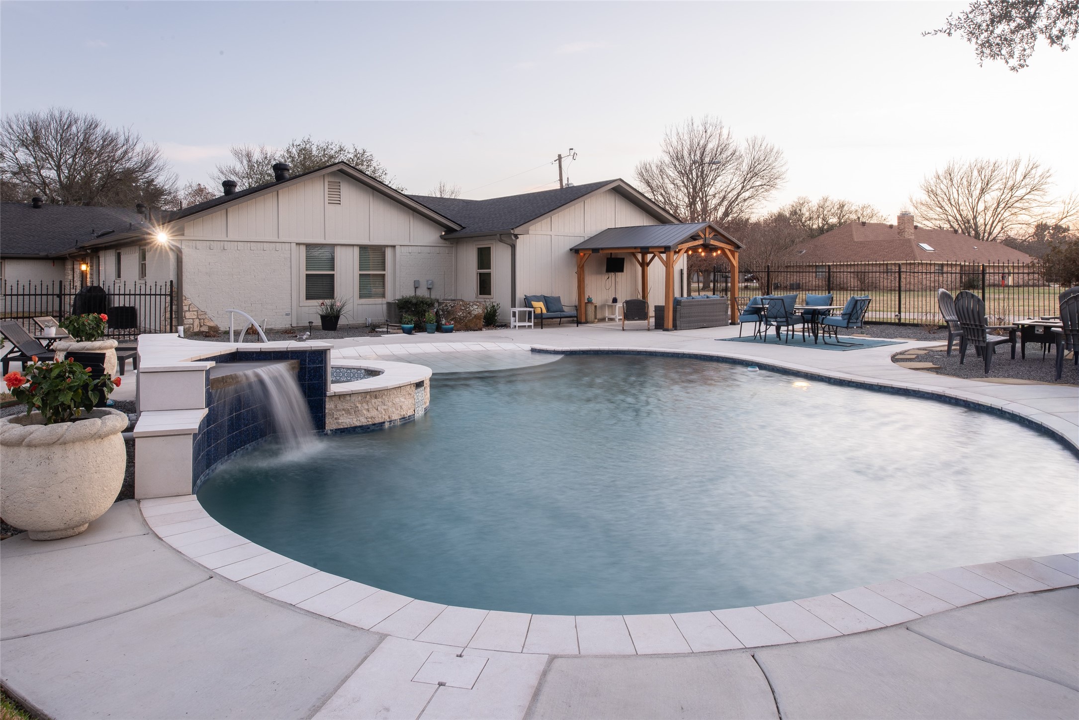 2 Moonlight Trail Lucas TX 75002