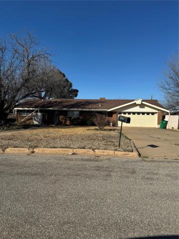 1006 W 15th Street Quanah TX 79252