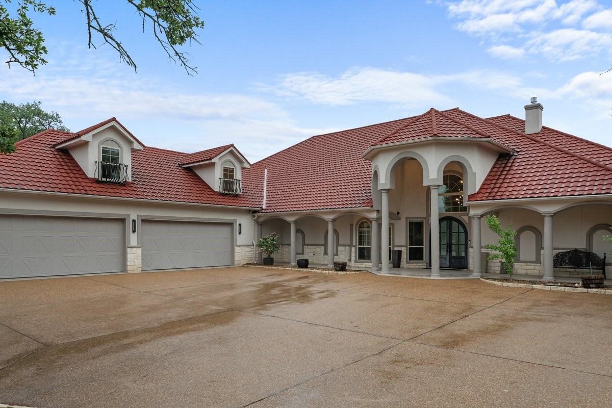 7004 Stone Bluff Court Granbury TX 76048