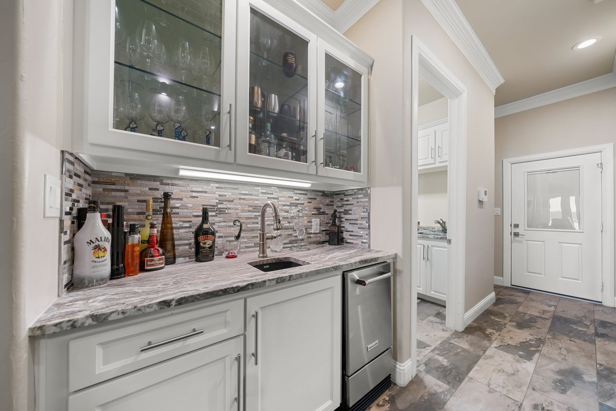 7004 Stone Bluff Court Granbury TX 76048