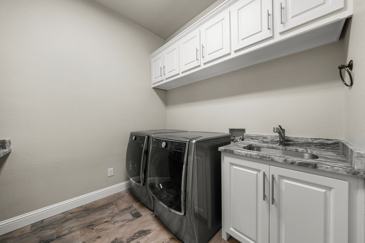 7004 Stone Bluff Court Granbury TX 76048