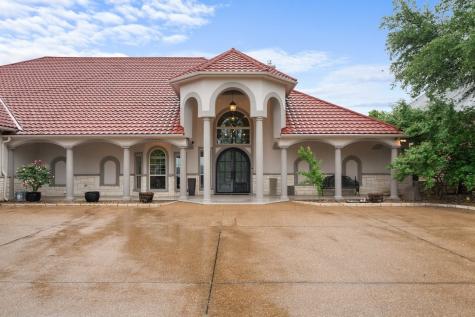 7004 Stone Bluff Court Granbury TX 76048