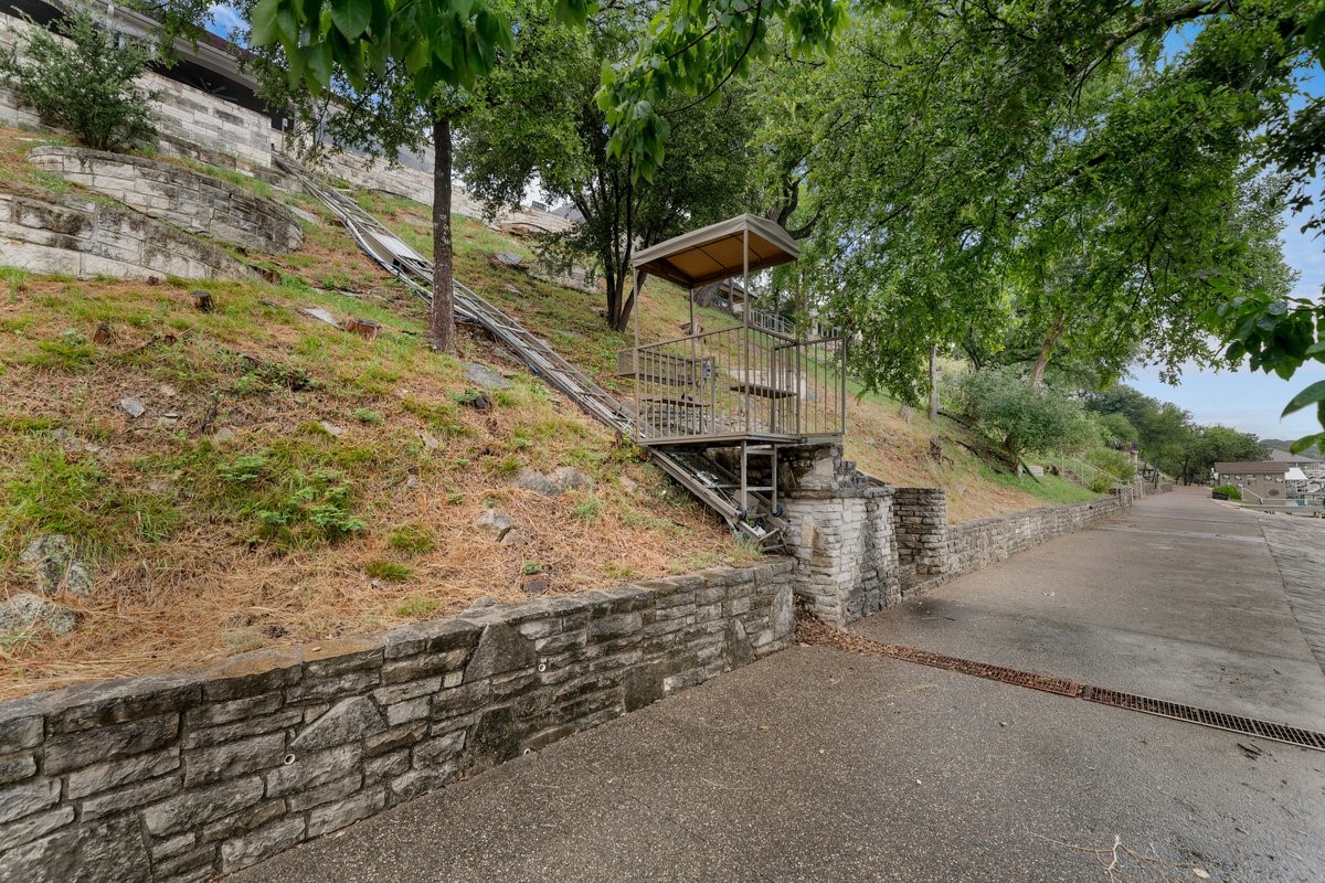 7004 Stone Bluff Court Granbury TX 76048
