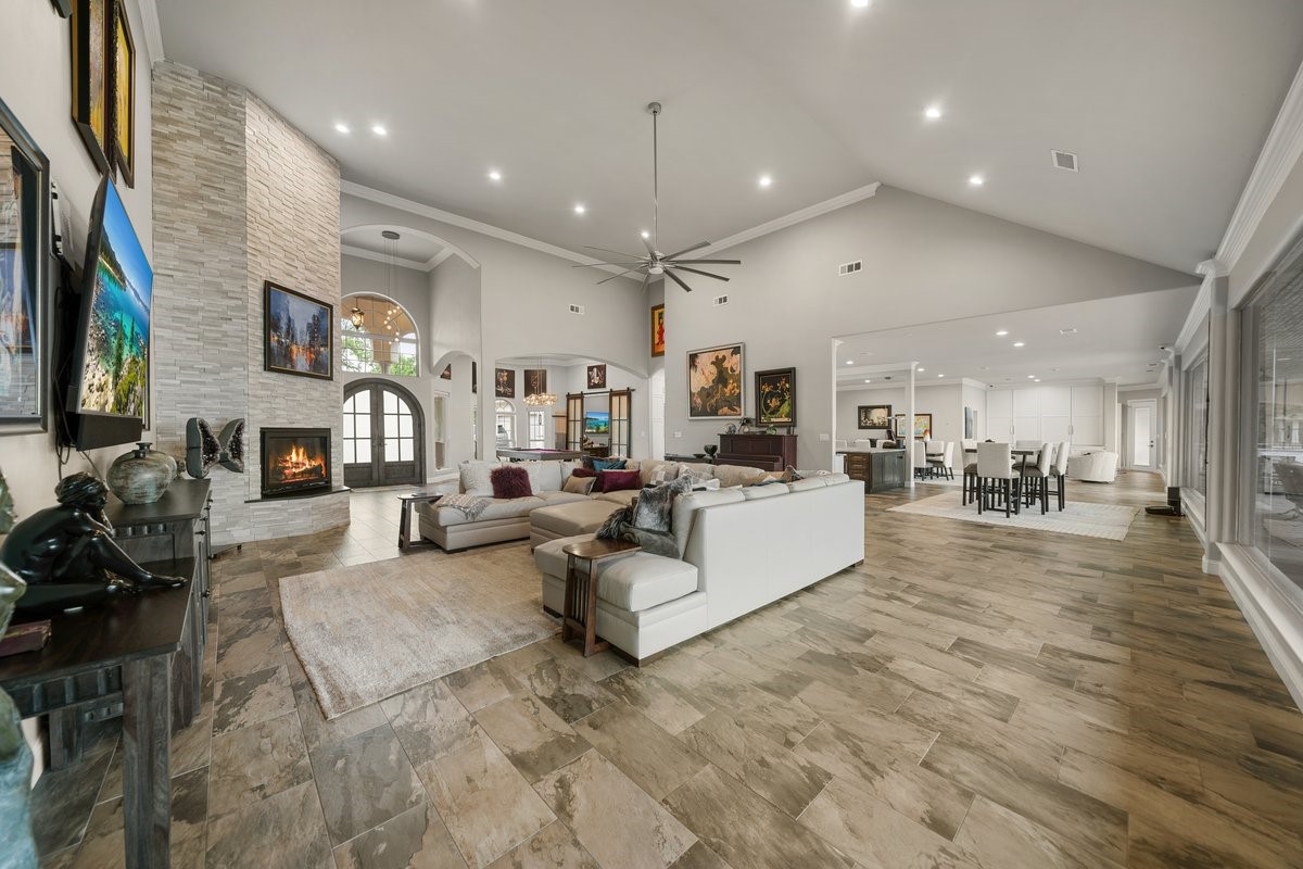 7004 Stone Bluff Court Granbury TX 76048