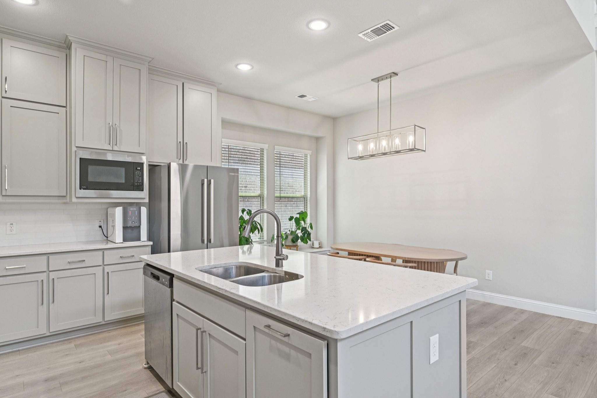 1919 Clinesmith Drive Farmers Branch TX 75234
