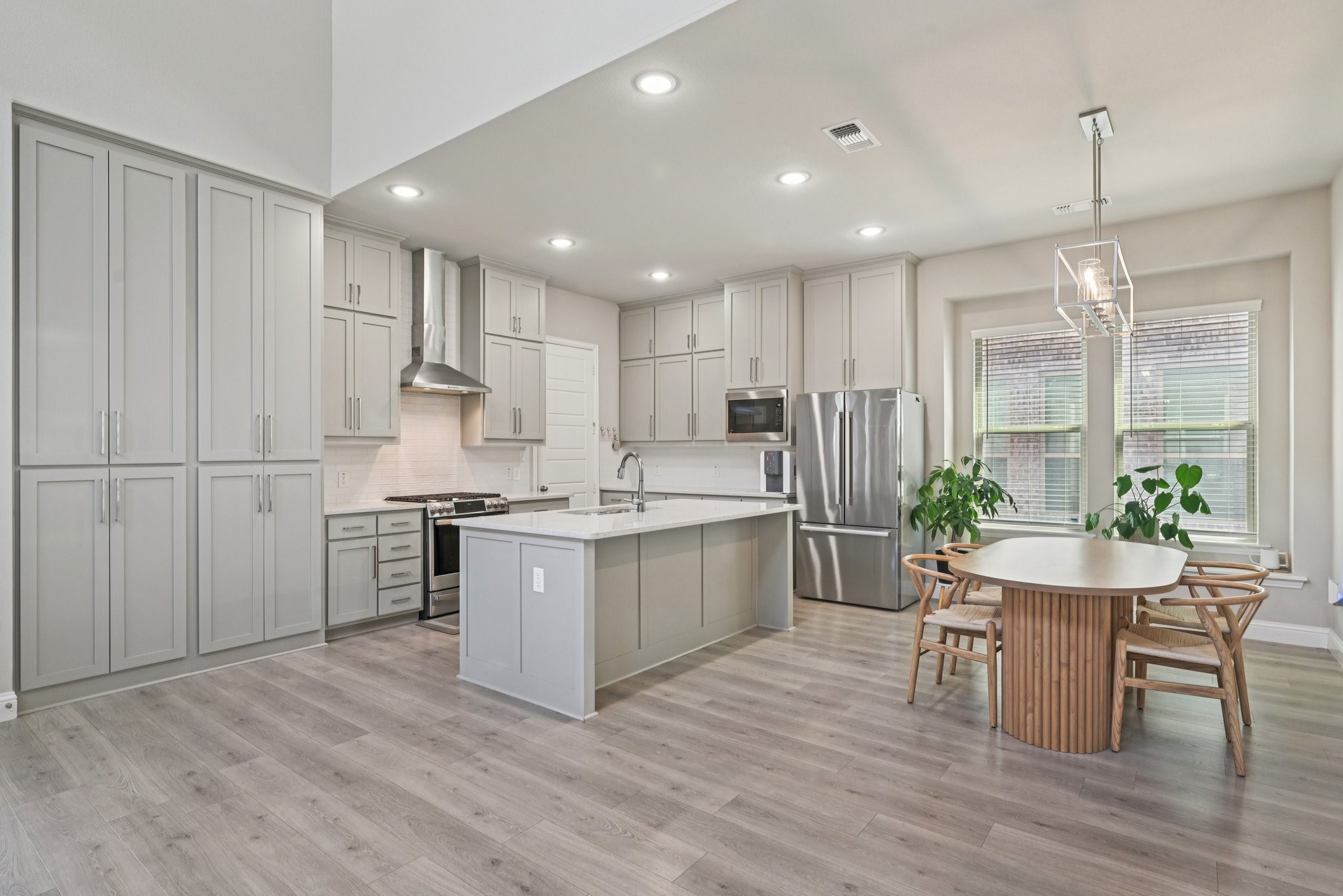 1919 Clinesmith Drive Farmers Branch TX 75234