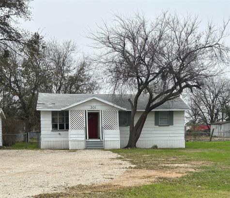 301 E Hutchings Lane Olney TX 76374